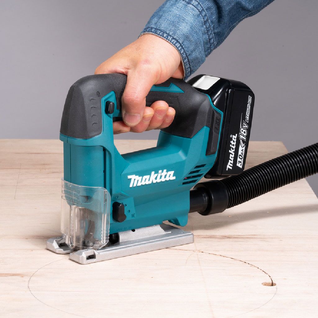Makita DJV186Z Seghetto Alternativo 18V con batteria taglio