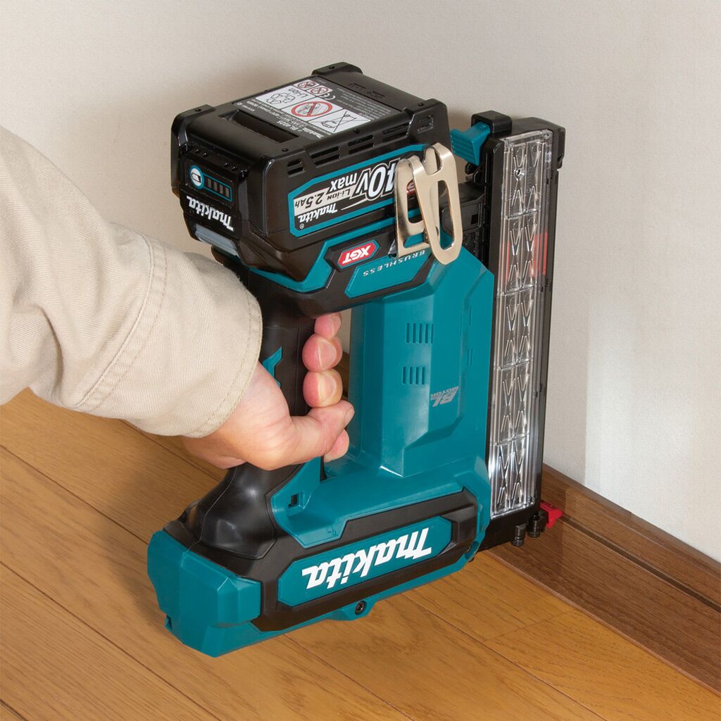 Makita FN001GZ02 Groppinatrice 18ga XGT 40v senza batterie 7