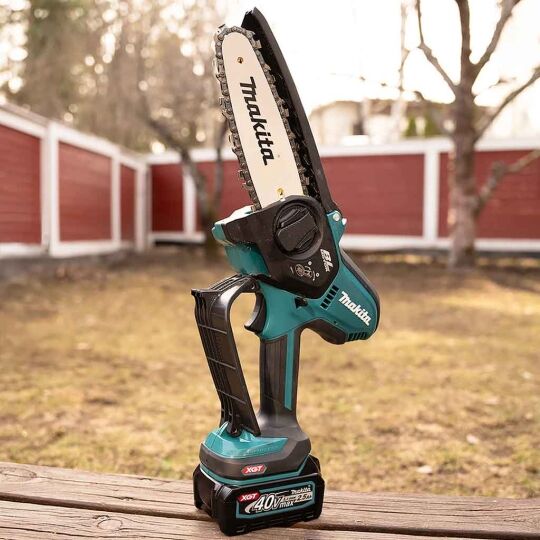 Makita UC029GZ02 Potatore a catena 15cm XGT 40V senza batteria Work1