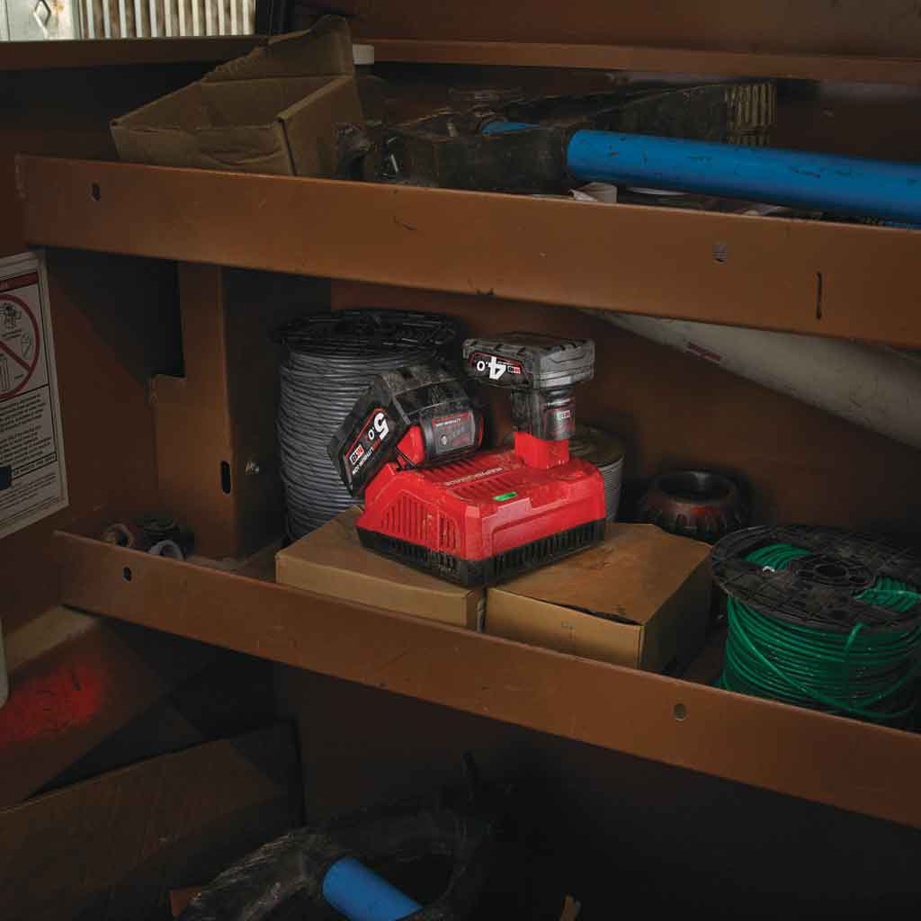Milwaukee M12 18 FC Caricabatterie rapido 2