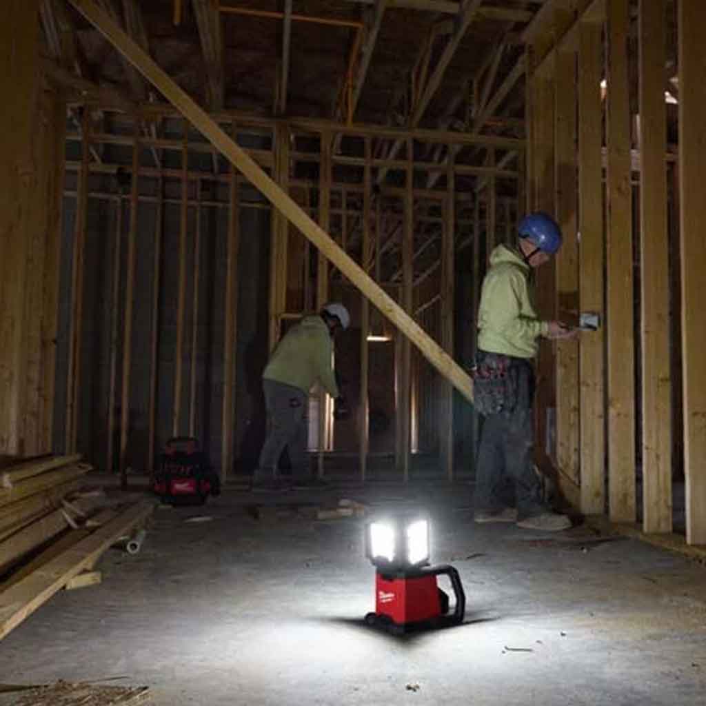 Milwaukee M18 MDTL 0 Faro LED da cantiere con 3 teste 4933498149 6