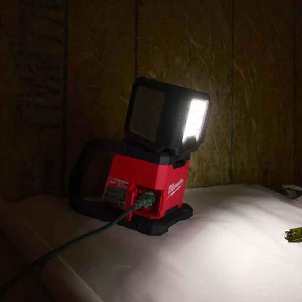 Milwaukee M18 MDTL 0 Faro LED da cantiere con 3 teste 4933498149 7